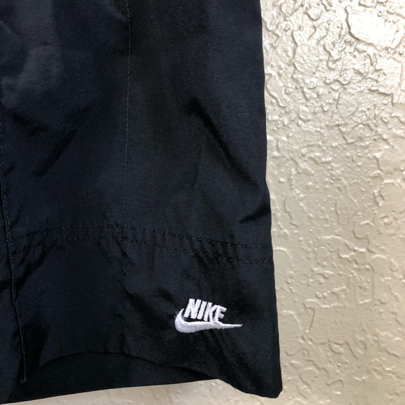 Nike black lightweight jogger style Capri pants - Picture 3 of 5